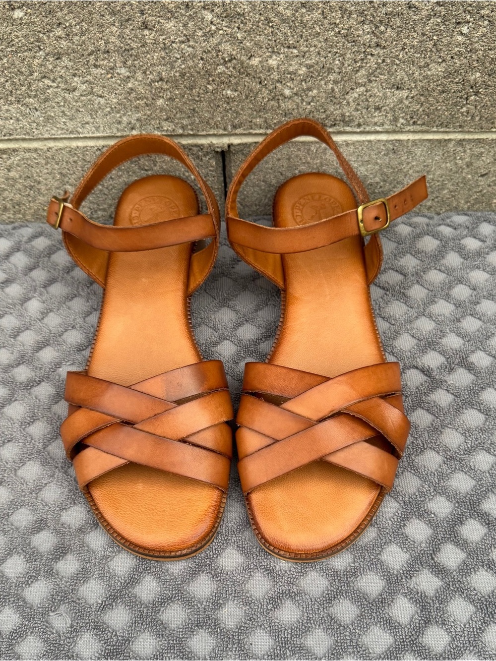 Penelope Chilvers Shepherdess Ankle Strap
Sandals Tan Leather US 11